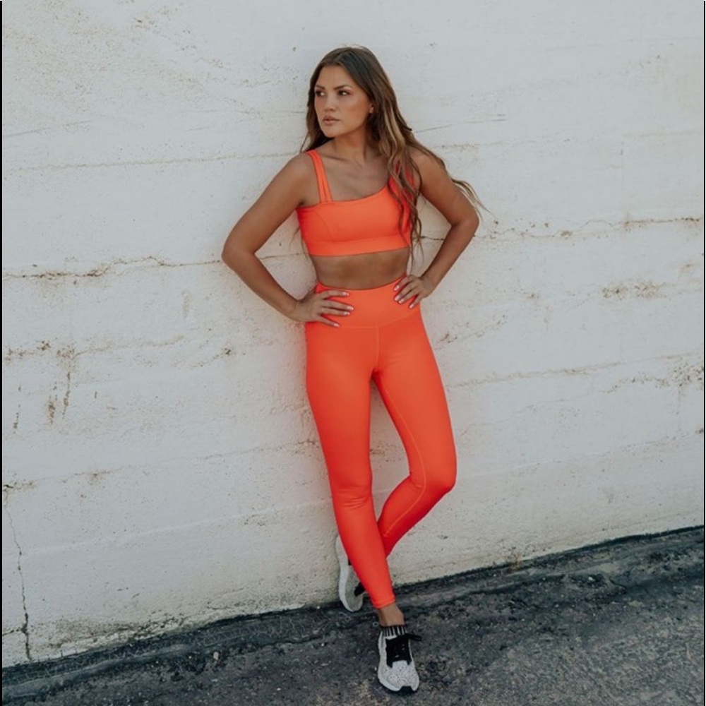 IVL Fiery Coral Set- LNWOT Bra- 8, Leggings- 6